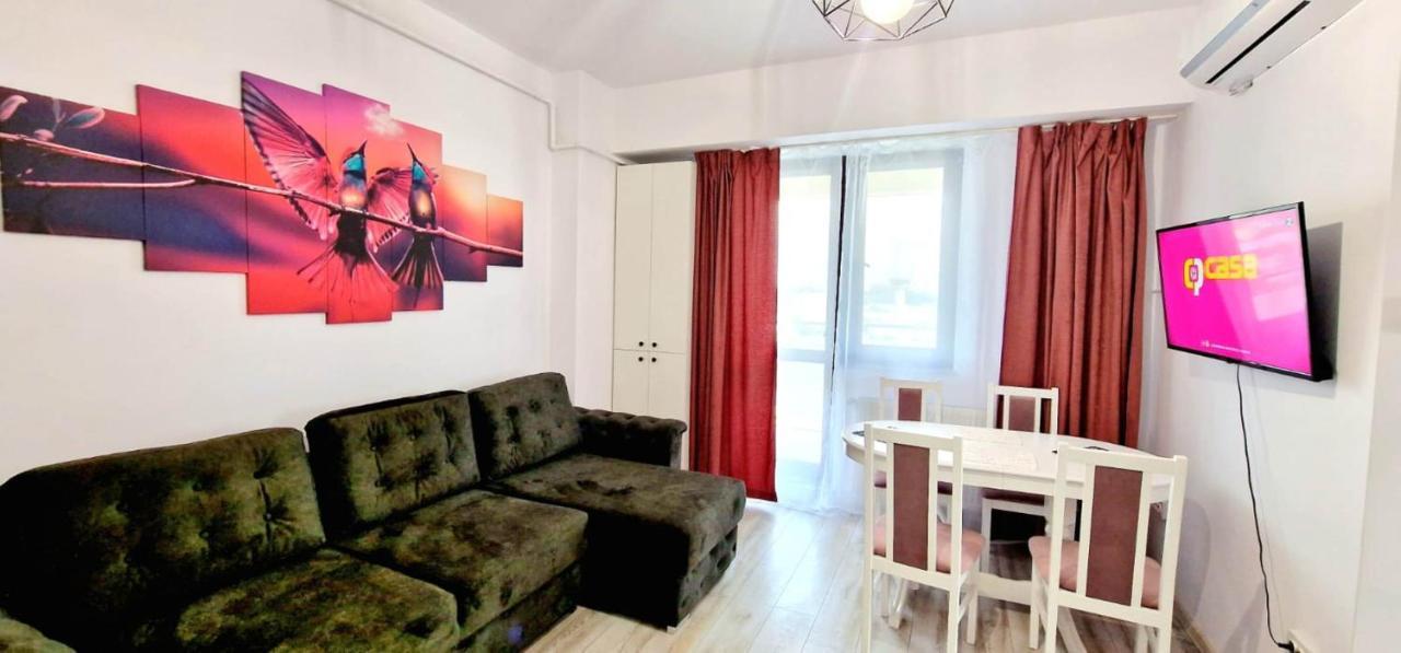 Evelyn Modern Apartment Near Palas Iasi Exterior photo