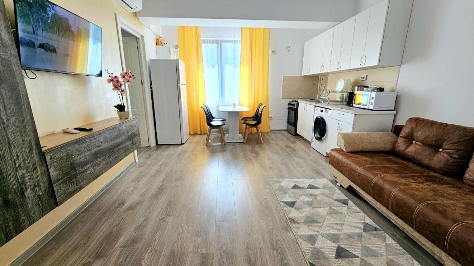 Evelyn Modern Apartment Near Palas Iasi Exterior photo